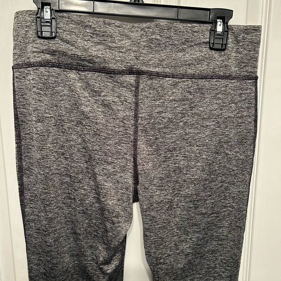 City Streets athletic leggings woman’s size large - Picture 6 of 6